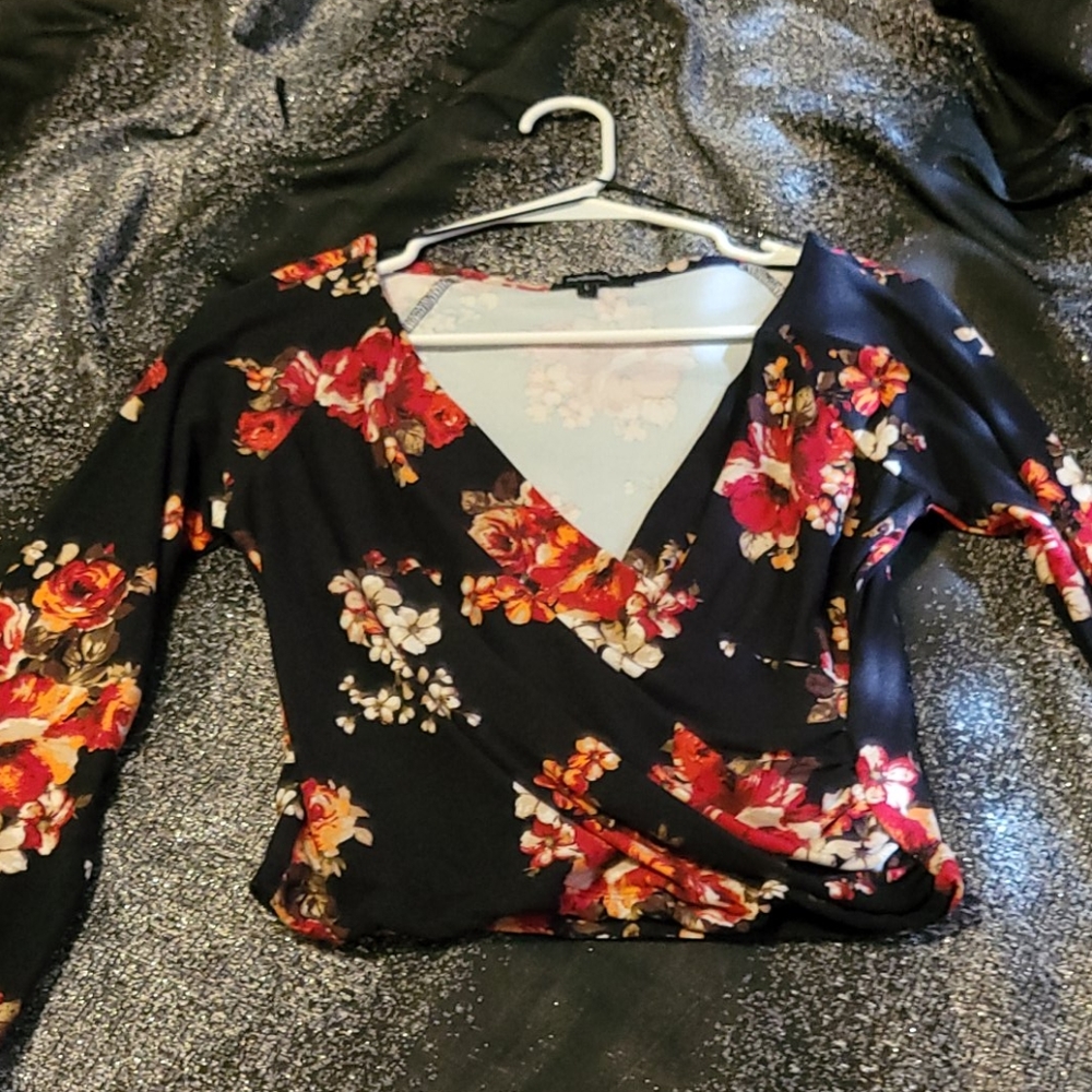 Cute midriff long sleeve shirt